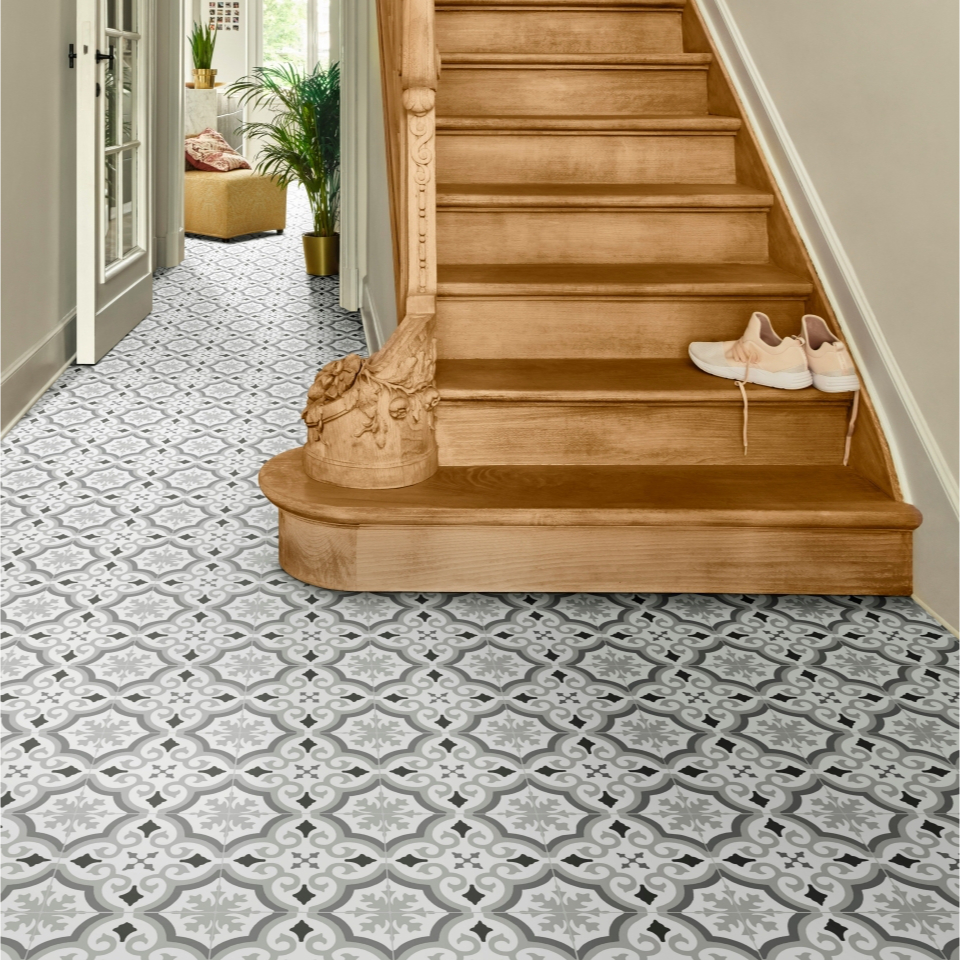 Feature step evora 594 vinyl in a hall with a wooden staircase