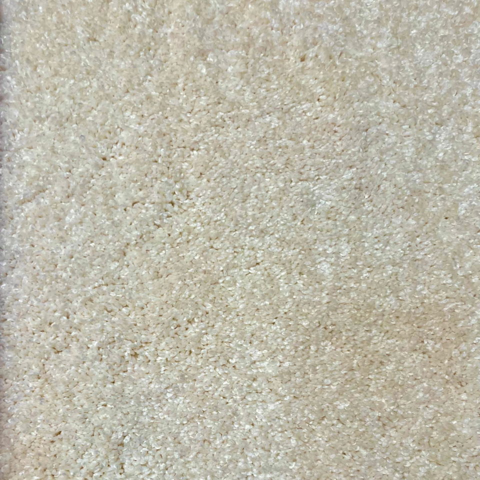 Desire saxony carpet in colour Garlic